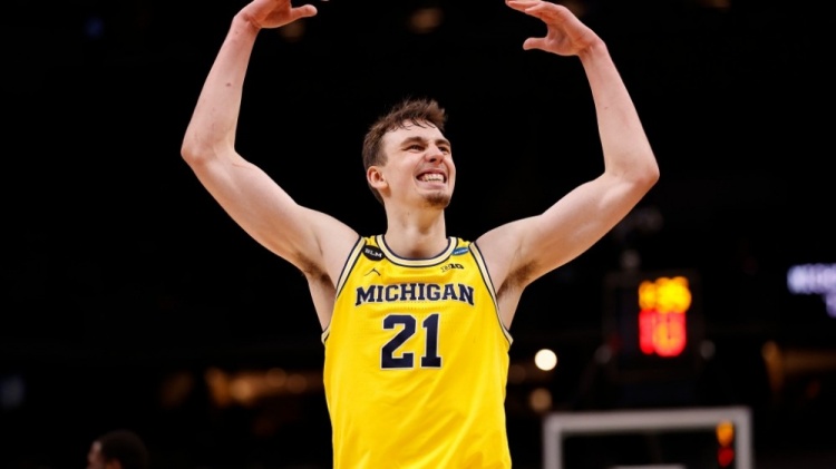 都表现出色 都表现出色